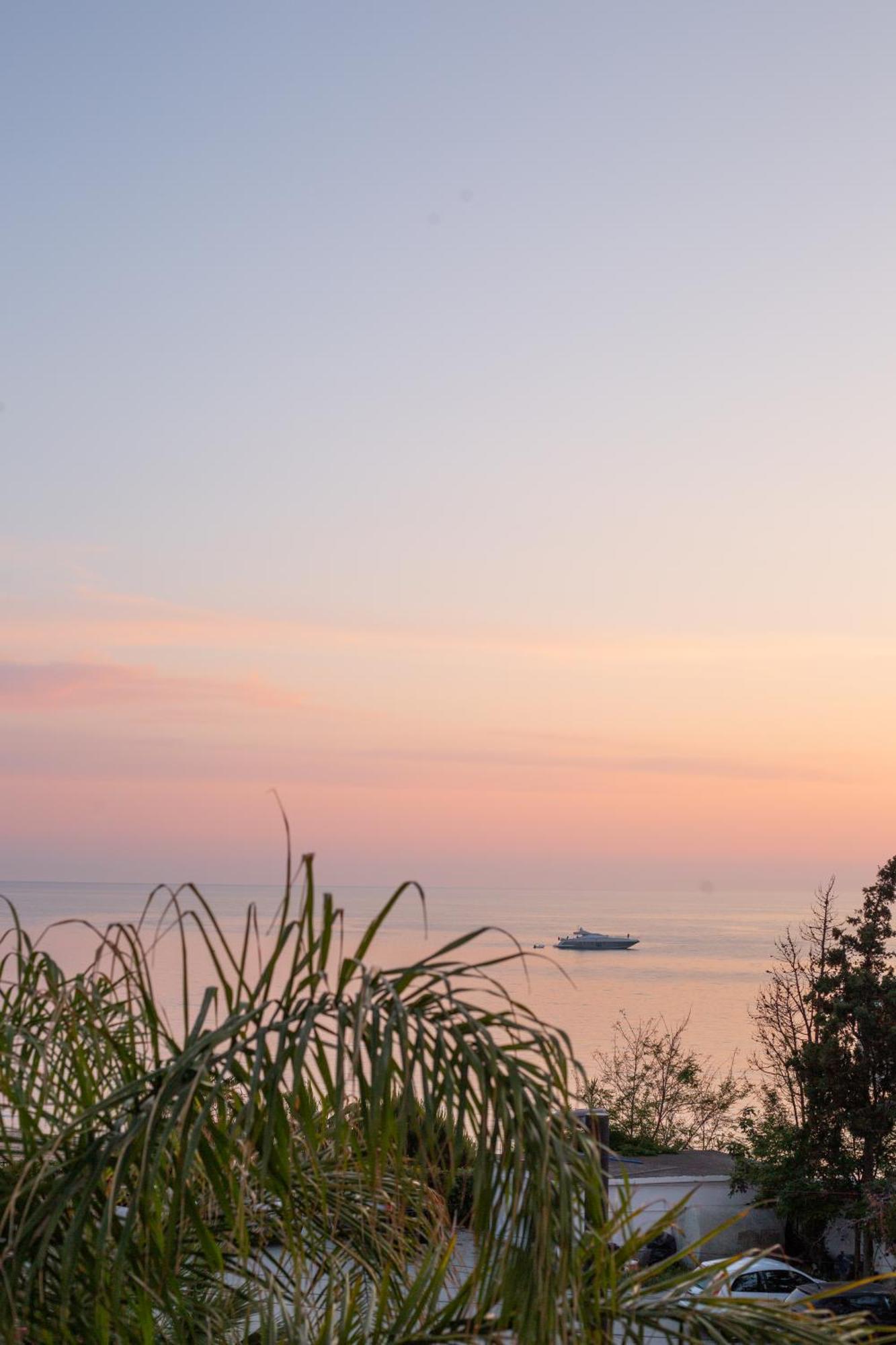 White Hill Hotel, Spa & Conferences Durrës 외부 사진