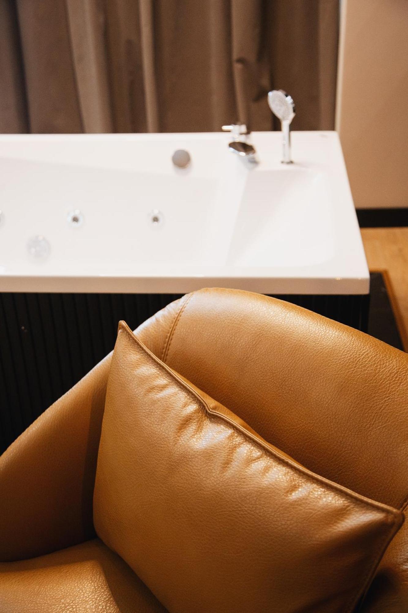 White Hill Hotel, Spa & Conferences Durrës 외부 사진